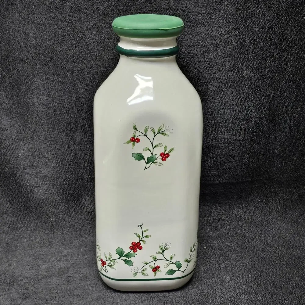 Pfaltzgraff Winterberry Milk Jug Silicone Cap